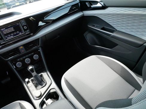 Certified 2023 Volkswagen Taos S AWD/4WD image 11