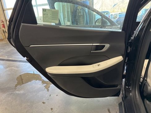 Used 2025 Hyundai Sonata SE image 10