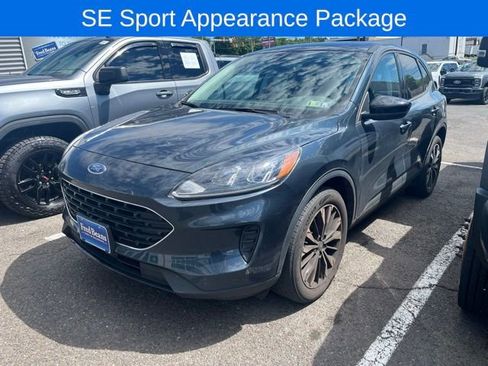 Certified 2022 Ford Escape SE w/ SE Sport Appearance Package AWD/4WD image 2