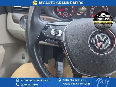 Used 2020 Volkswagen Passat 2.0T SEL image 16