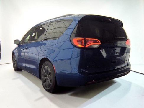Used 2019 Chrysler Pacifica Limited w/ Advanced Safetytec Group FWD image 8