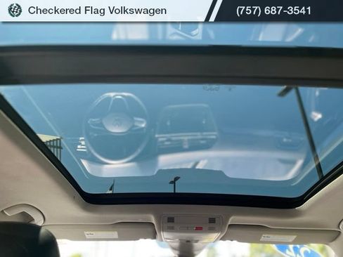 Used 2022 Volkswagen Tiguan SE FWD image 27