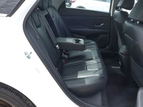 Used 2024 Hyundai Elantra Limited FWD image 23