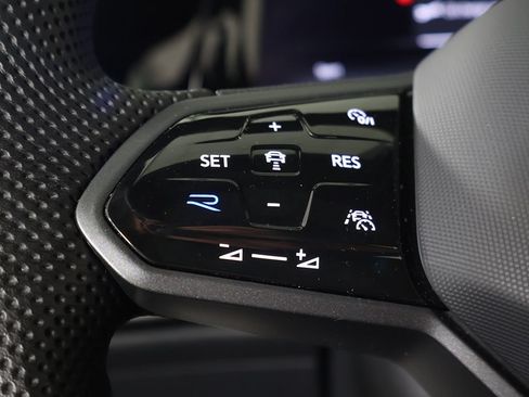 Used 2024 Volkswagen Golf R AWD/4WD image 48