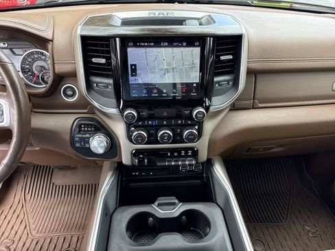 Used 2019 RAM 1500 Laramie AWD/4WD image 34