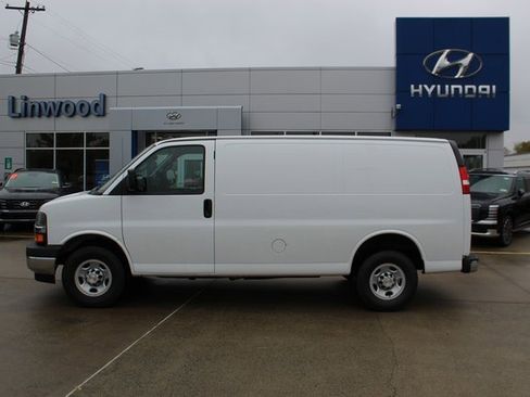 Used 2023 Chevrolet Express 2500 w/ Driver Convenience Package image 2