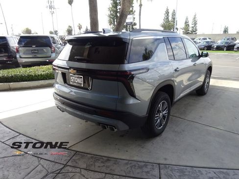 New 2026 Chevrolet Traverse LT image 8