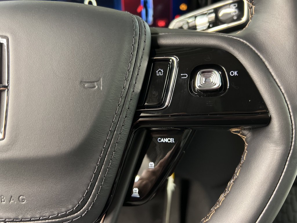 Used 2026 Lincoln Aviator AWD image 17