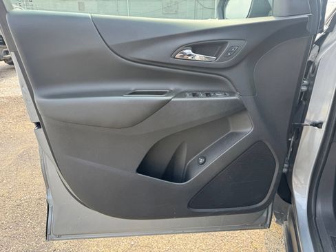 Used 2024 Chevrolet Equinox LT FWD image 11
