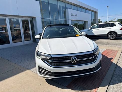 Certified 2024 Volkswagen Jetta SE w/ Panoramic Sunroof Package FWD image 6