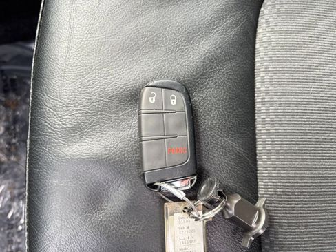 Used 2025 Jeep Compass Trailhawk image 22