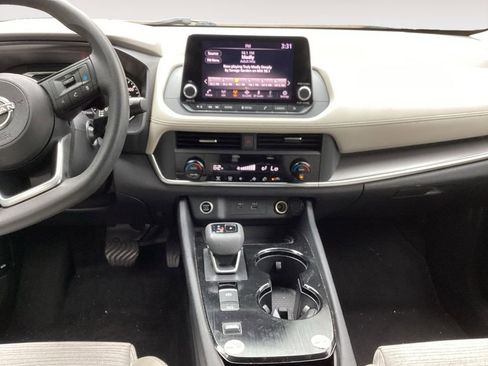 Used 2023 Nissan Rogue SV image 11