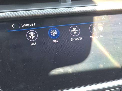 Used 2022 Buick Encore GX Select w/ Sport Touring Package FWD image 32