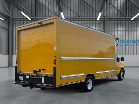 Used 2021 Ford E-350 and Econoline 350 Super Duty RWD image 6