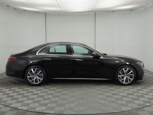 Certified 2025 Mercedes-Benz E 450 4MATIC Sedan image 4