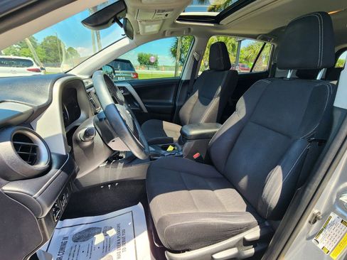 Used 2018 Toyota RAV4 XLE w/ Plus Extra Value Package FWD image 11