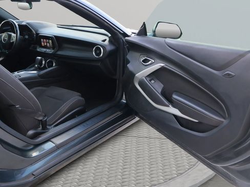 Used 2017 Chevrolet Camaro SS image 34