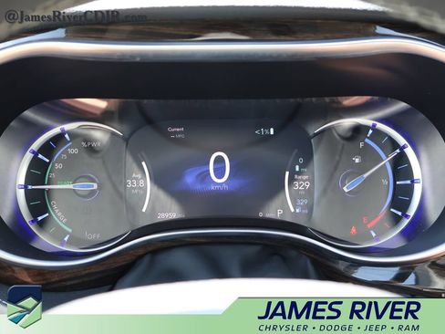 Used 2022 Chrysler Pacifica Limited FWD image 28