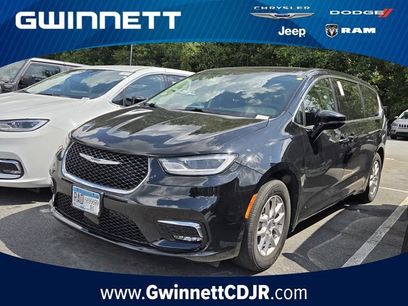 Used 2024 Chrysler Pacifica Touring-L