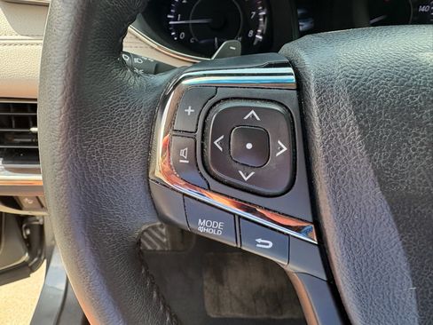 Used 2017 Toyota Avalon XLE FWD image 13