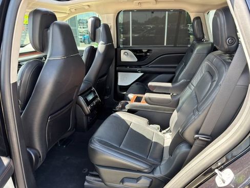 Used 2020 Lincoln Aviator Grand Touring w/ Equipment Group 302A AWD/4WD image 17