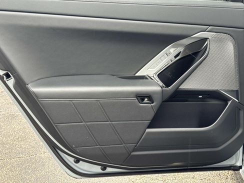 Certified 2023 BMW 760i xDrive AWD/4WD image 11