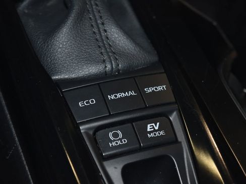 Used 2025 Toyota Camry LE image 19