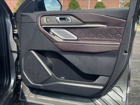 Used 2025 Ford Explorer Platinum w/ Ultimate Package RWD image 20