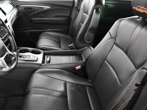 Certified 2023 Honda Passport TrailSport image 40