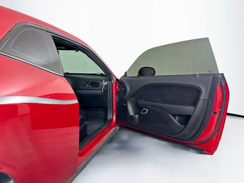 Used 2015 Dodge Challenger SXT Plus w/ Driver Convenience Group image 29