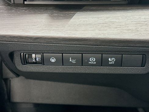 Used 2024 Nissan Ariya AWD image 17