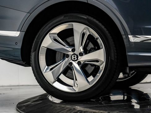 Used 2023 Bentley Bentayga Extended Wheelbase AWD/4WD image 98