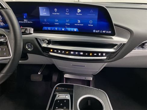 Certified 2024 Cadillac Lyriq Luxury image 25