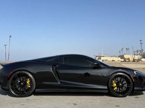 Used 2022 McLaren GT image 4