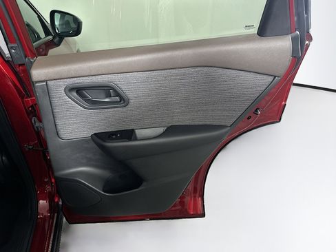 Used 2023 Nissan Rogue S FWD image 28