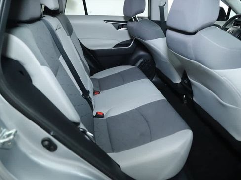 Certified 2020 Toyota RAV4 XLE image 32