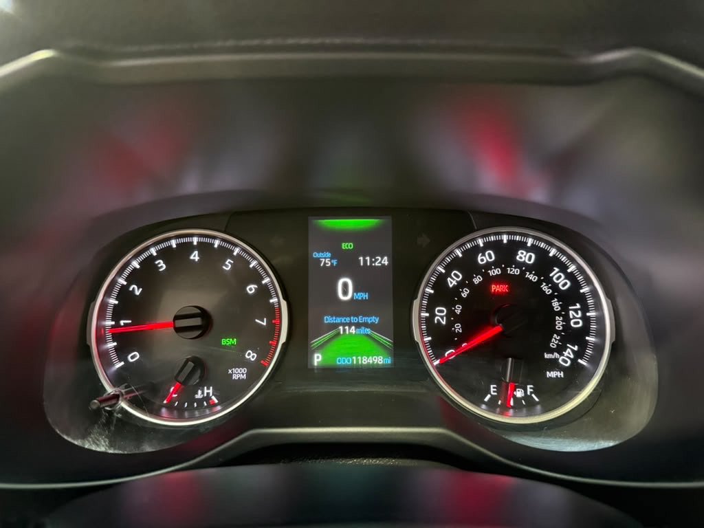 Used 2022 Toyota RAV4 LE AWD/4WD image 13