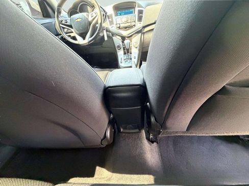 Used 2012 Chevrolet Cruze LT image 17