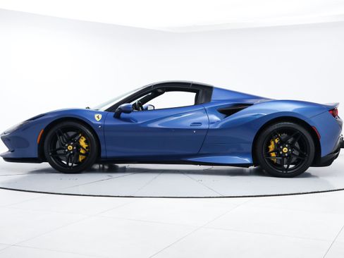 Certified 2023 Ferrari F8 Tributo RWD image 7