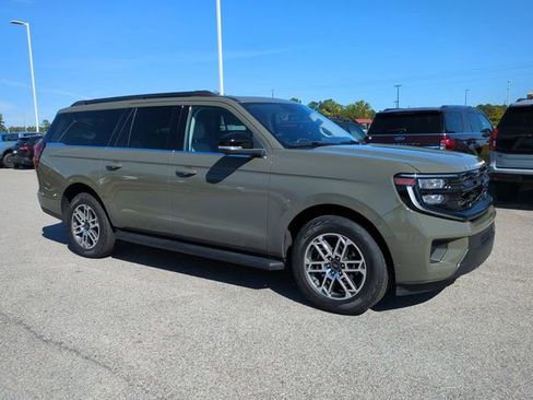 Used 2025 Ford Expedition Max Active image 2
