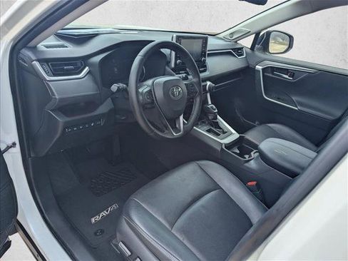 Used 2019 Toyota RAV4 Limited w/ Advanced Technology Package FWD image 10