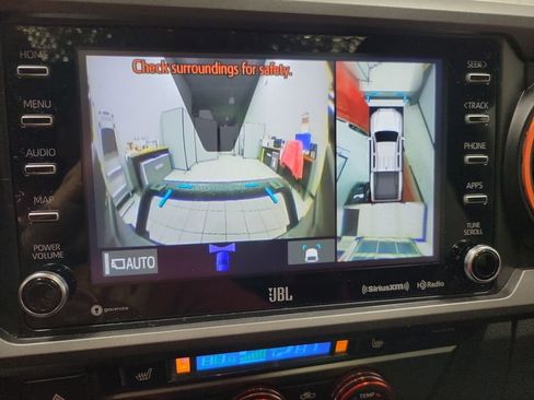 Used 2022 Toyota Tacoma TRD Sport image 43