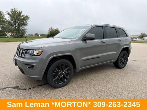 Used 2022 Jeep Grand Cherokee Laredo X AWD/4WD image 1