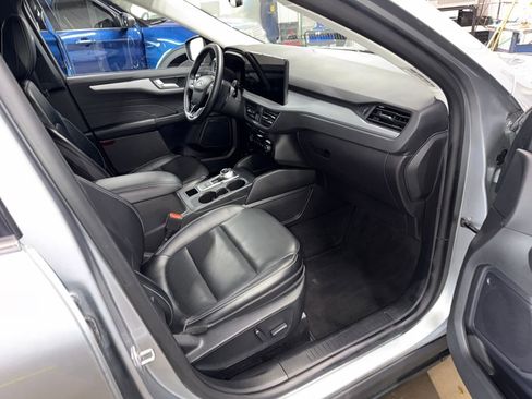 Used 2024 Ford Escape Platinum AWD/4WD image 19