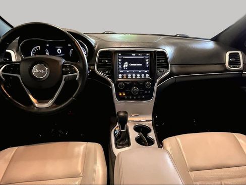 Used 2018 Jeep Grand Cherokee Limited AWD/4WD image 16