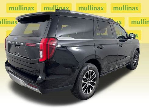 Certified 2025 Ford Expedition Platinum AWD/4WD image 4