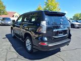 Used 2017 Lexus GX 460 image 3