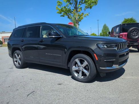 Certified 2022 Jeep Grand Cherokee L Limited AWD/4WD image 2