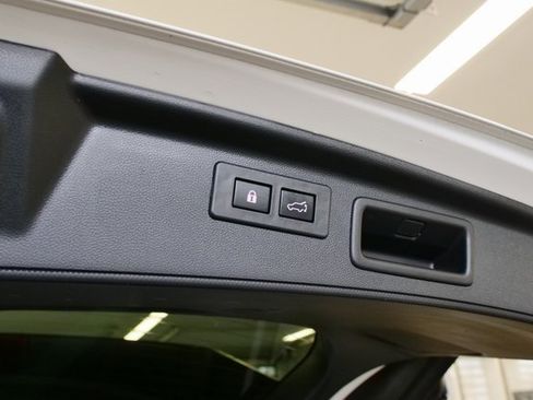 Used 2024 Subaru Forester Limited image 14