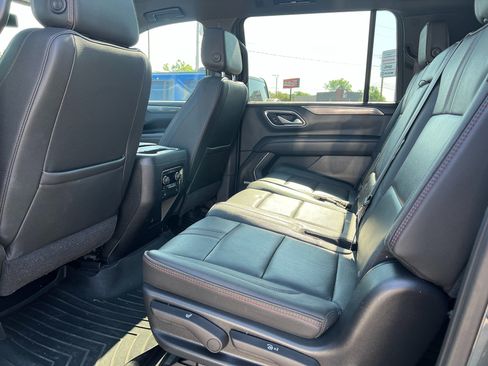 Used 2021 Chevrolet Suburban RST w/ Luxury Package AWD/4WD image 12